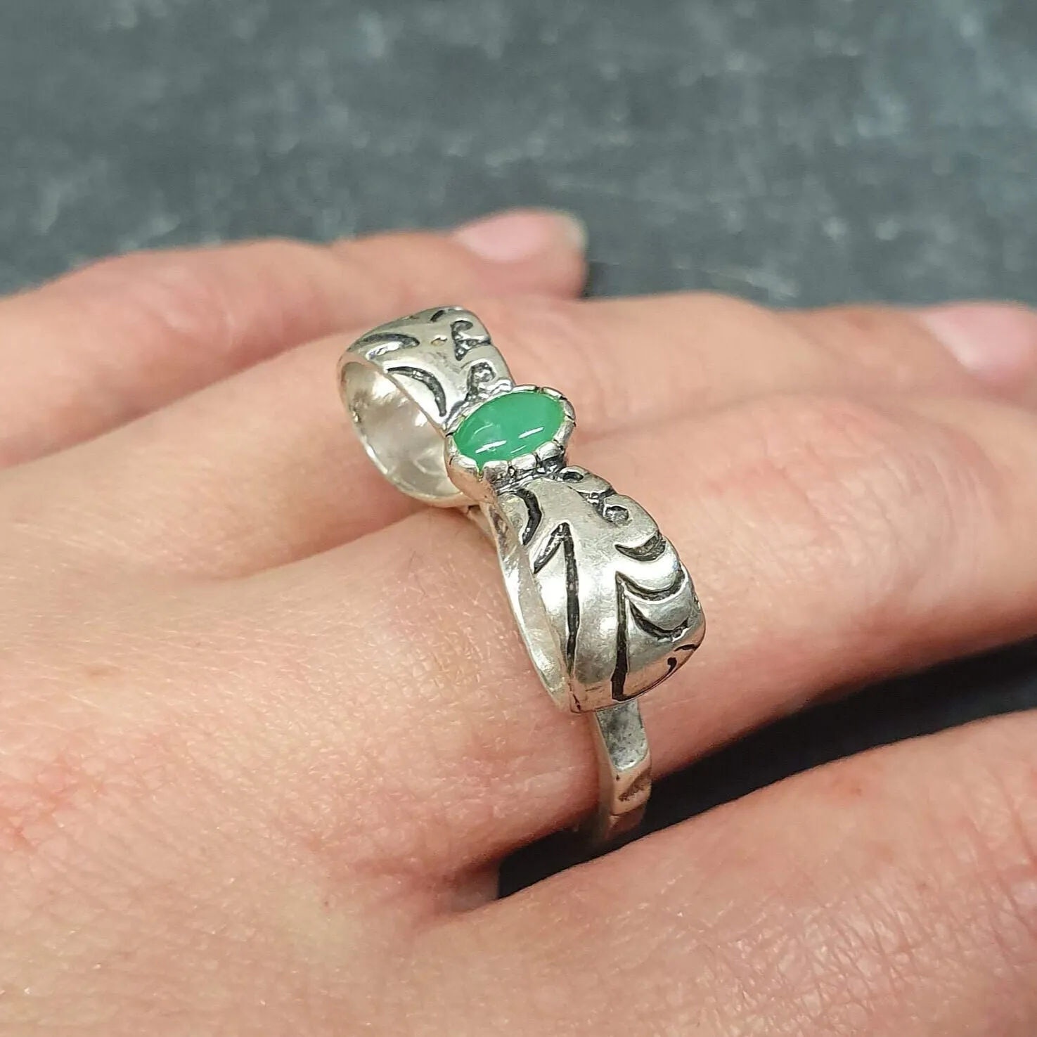 Chrysoprase Ring - Large Ribbon Ring - Green Bow Ring
