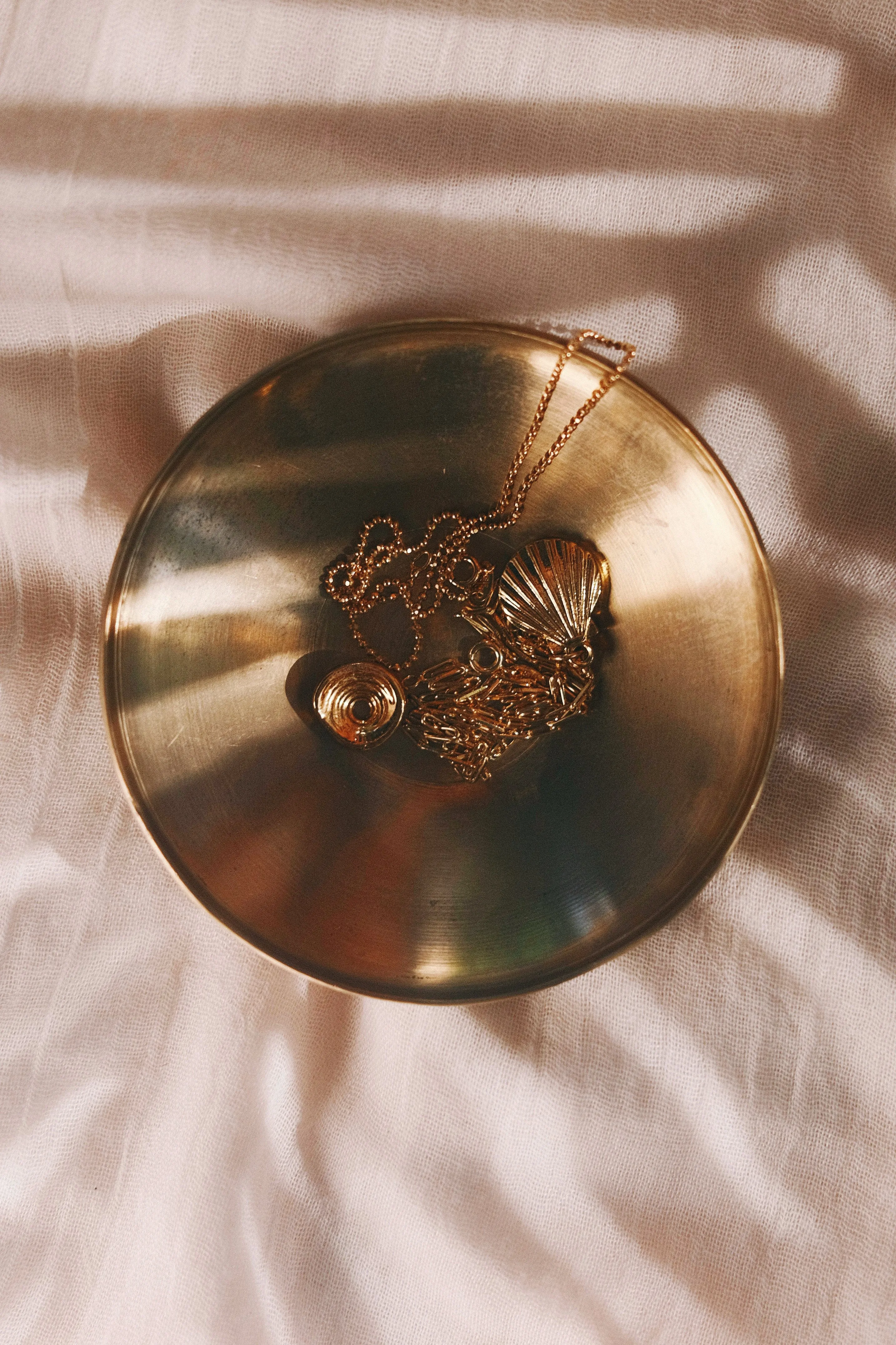 Gold Scallop Shell Necklace - Hoaka